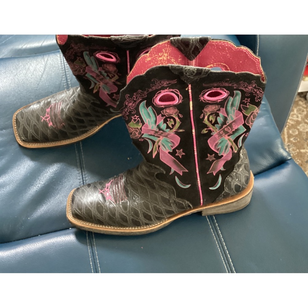Ariat size 11 square to boots
